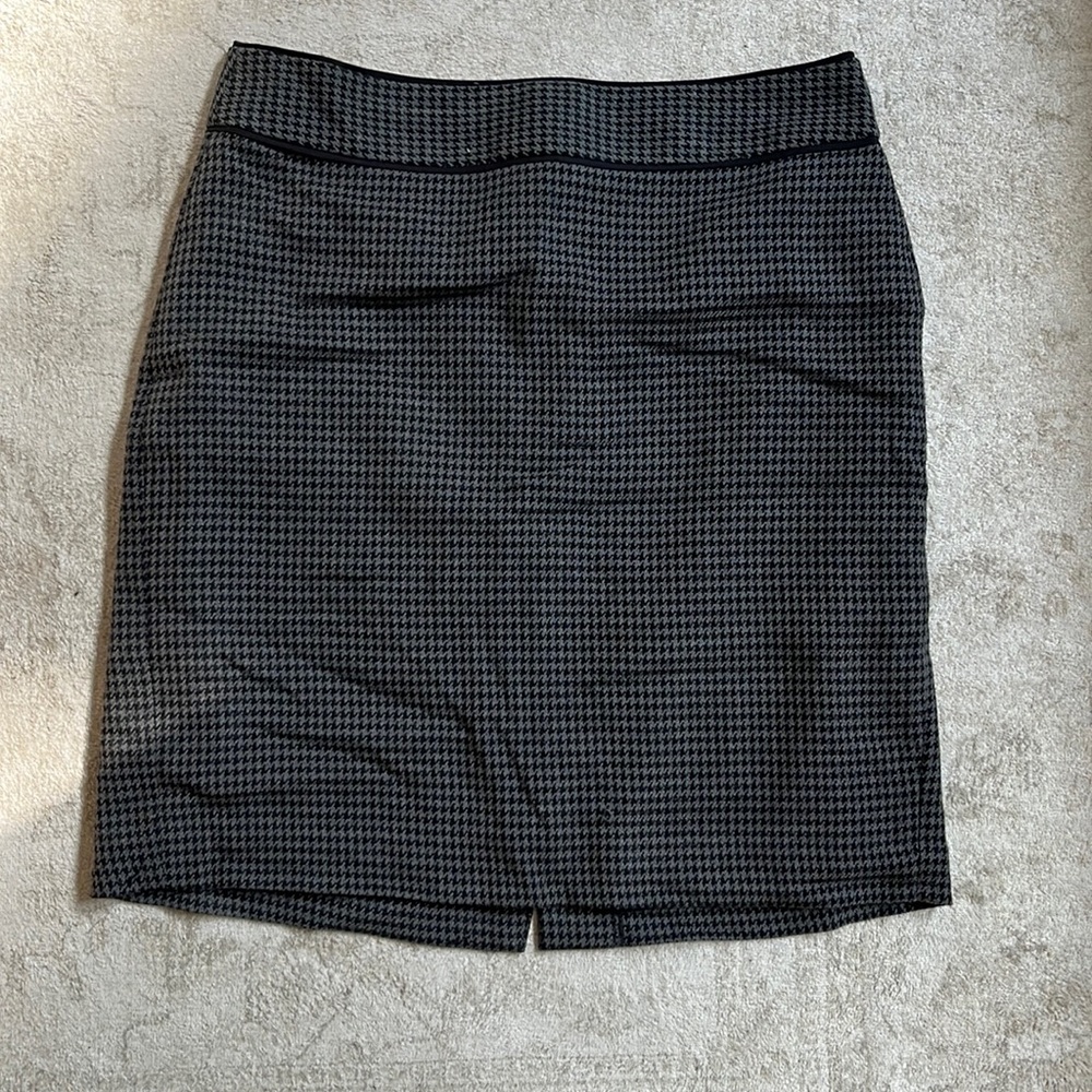 Banana republic grey/black houndstooth miniskirt